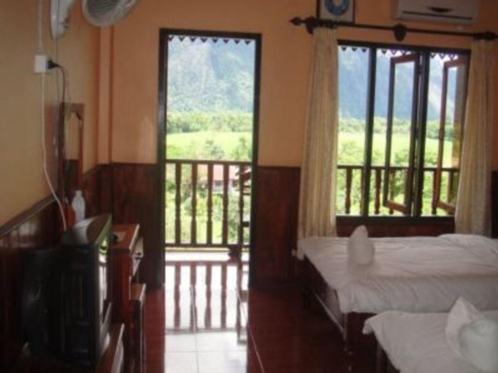 Happy River View Hotel Vang Vieng Exterior photo