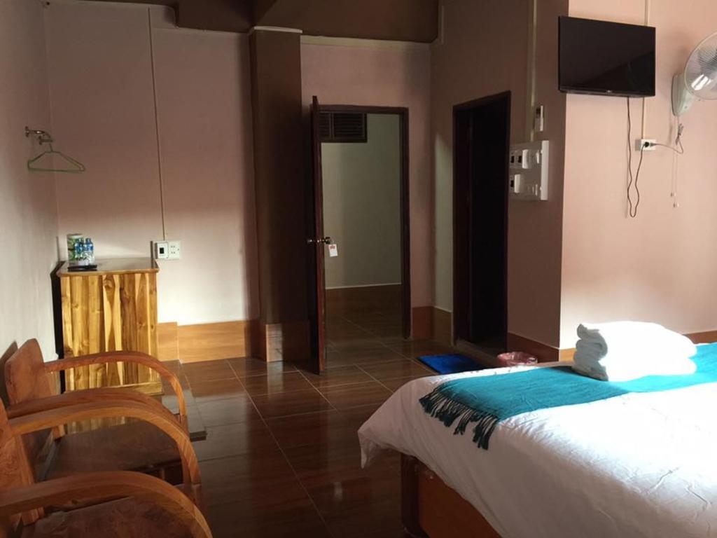 Happy River View Hotel Vang Vieng Exterior photo