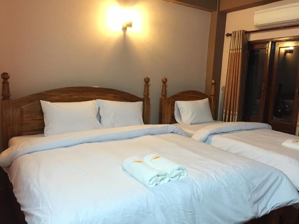 Happy River View Hotel Vang Vieng Exterior photo