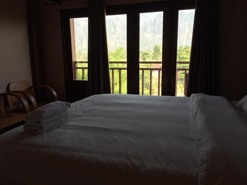 Happy River View Hotel Vang Vieng Exterior photo
