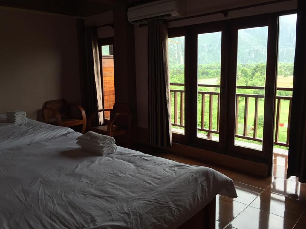 Happy River View Hotel Vang Vieng Exterior photo
