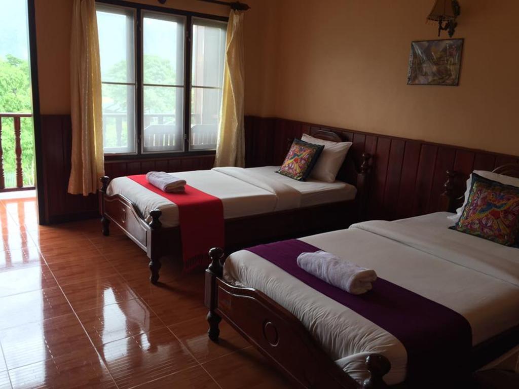 Happy River View Hotel Vang Vieng Exterior photo