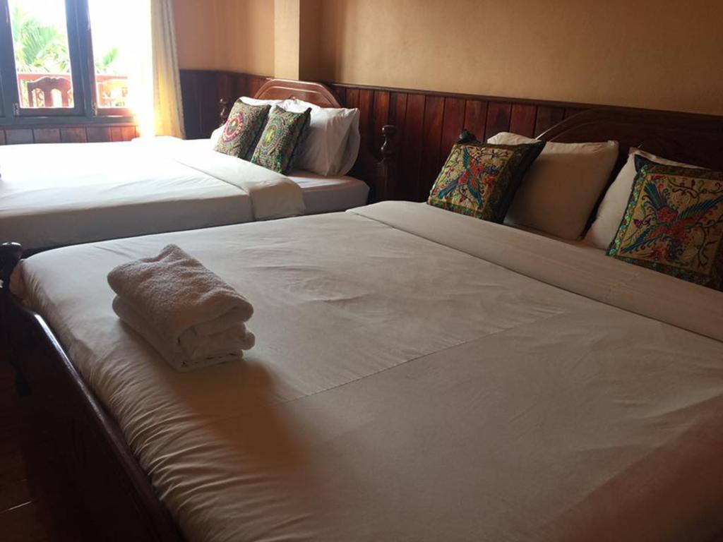 Happy River View Hotel Vang Vieng Exterior photo